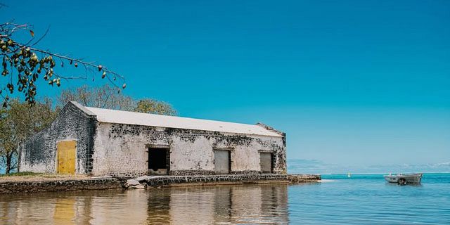 Batelage de bel ombre mauritius’ historic maritime sugar transport system  (1)